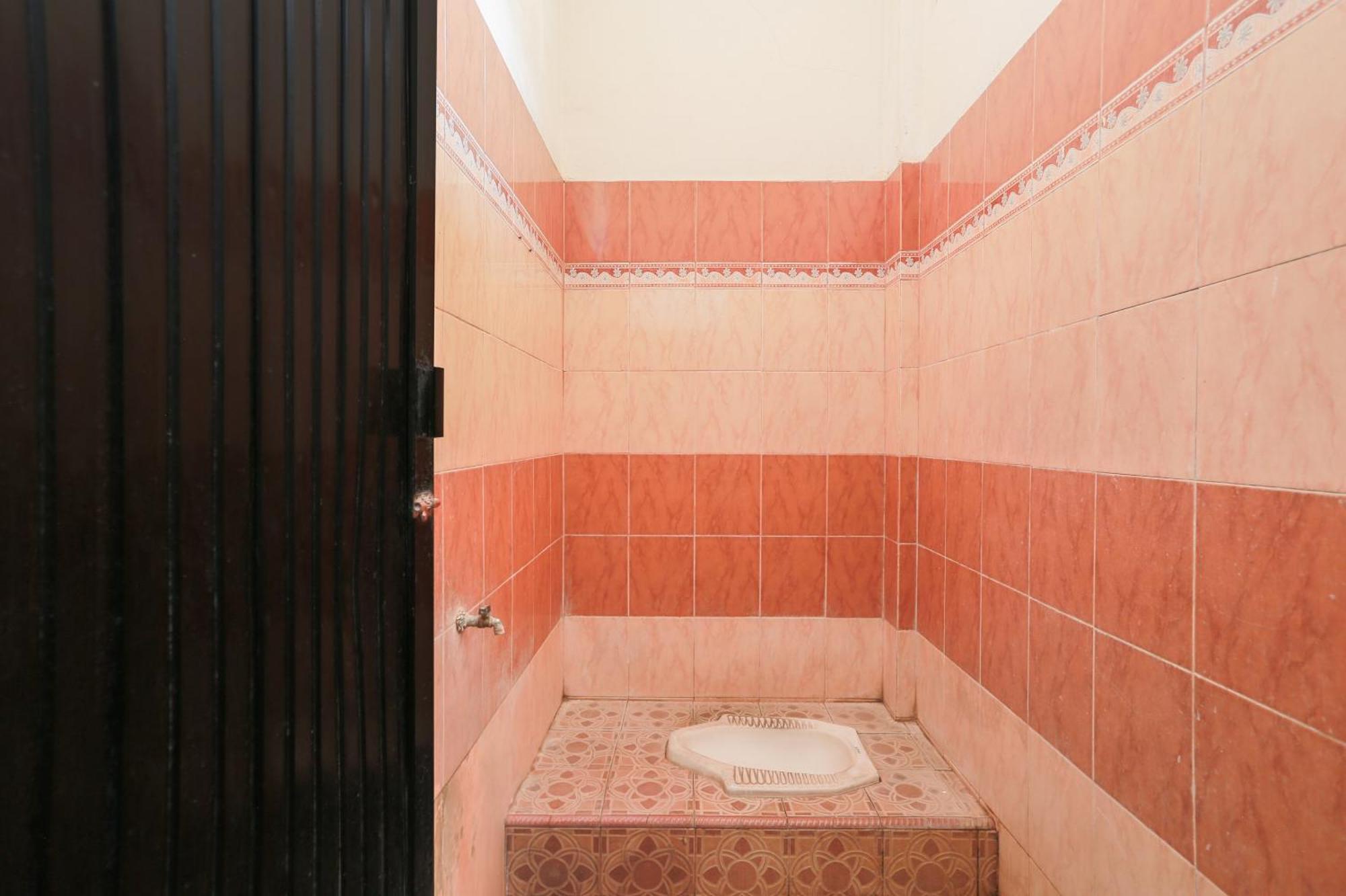 Hotel Fortuna Parepare Esterno foto