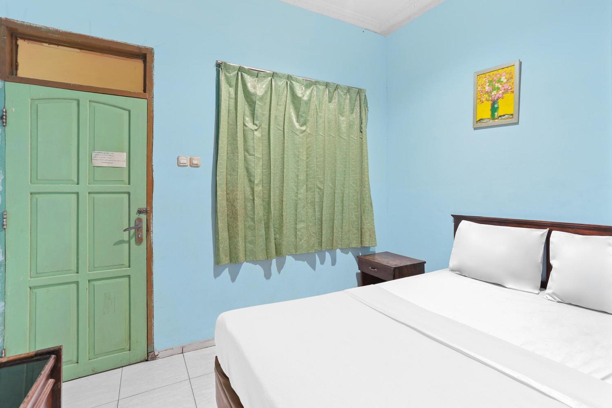 Hotel Fortuna Parepare Esterno foto