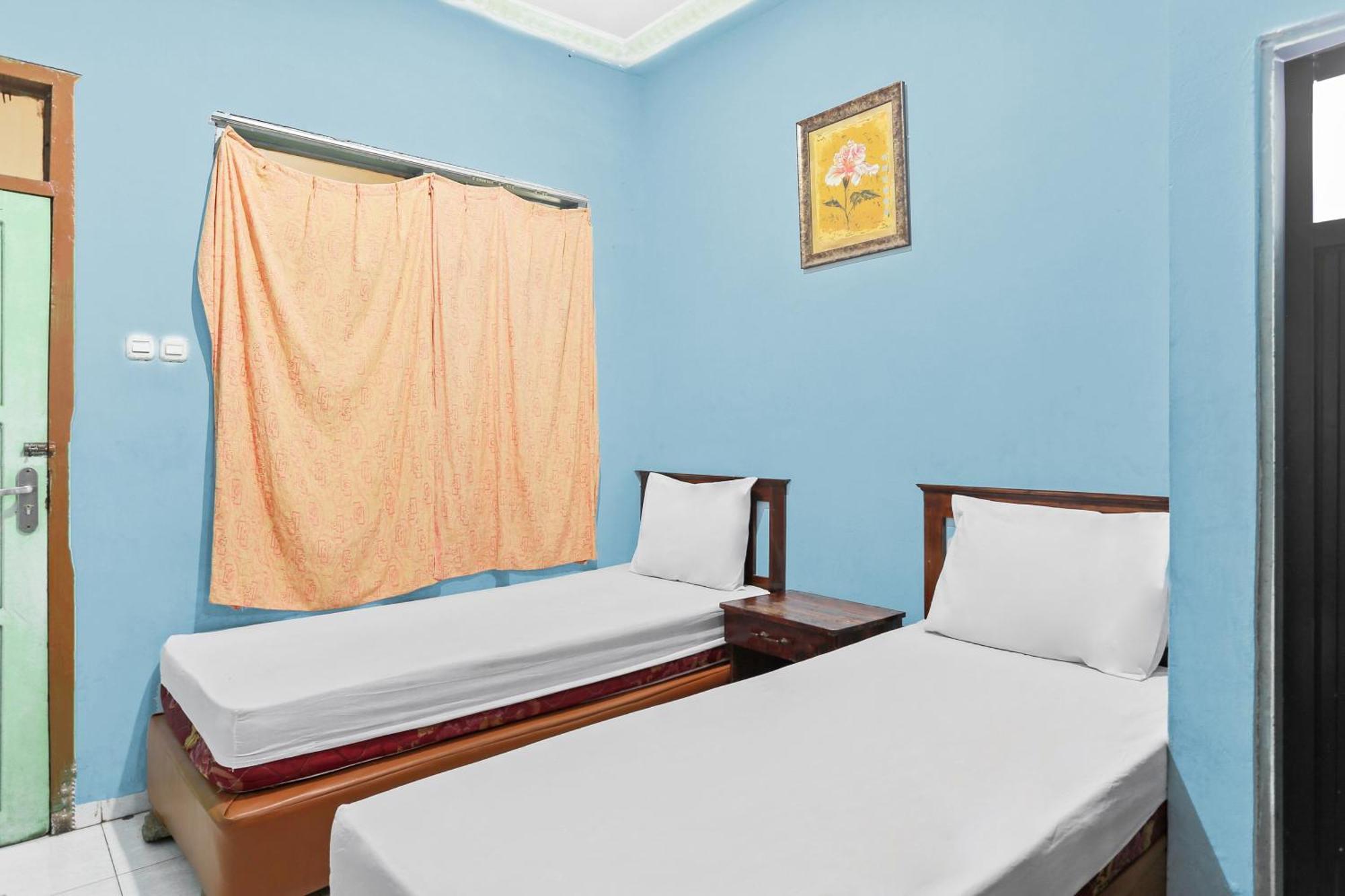 Hotel Fortuna Parepare Esterno foto