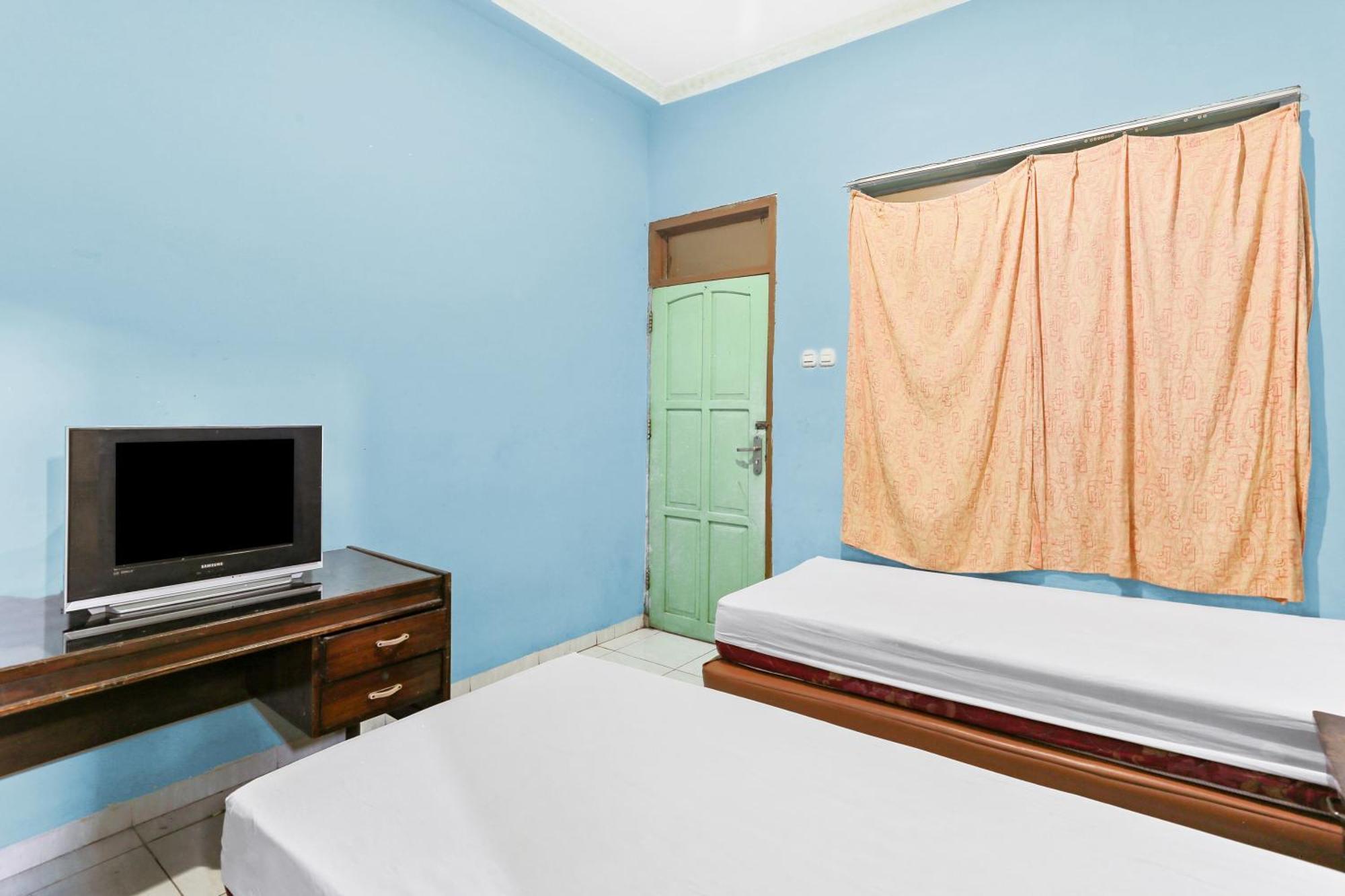 Hotel Fortuna Parepare Esterno foto