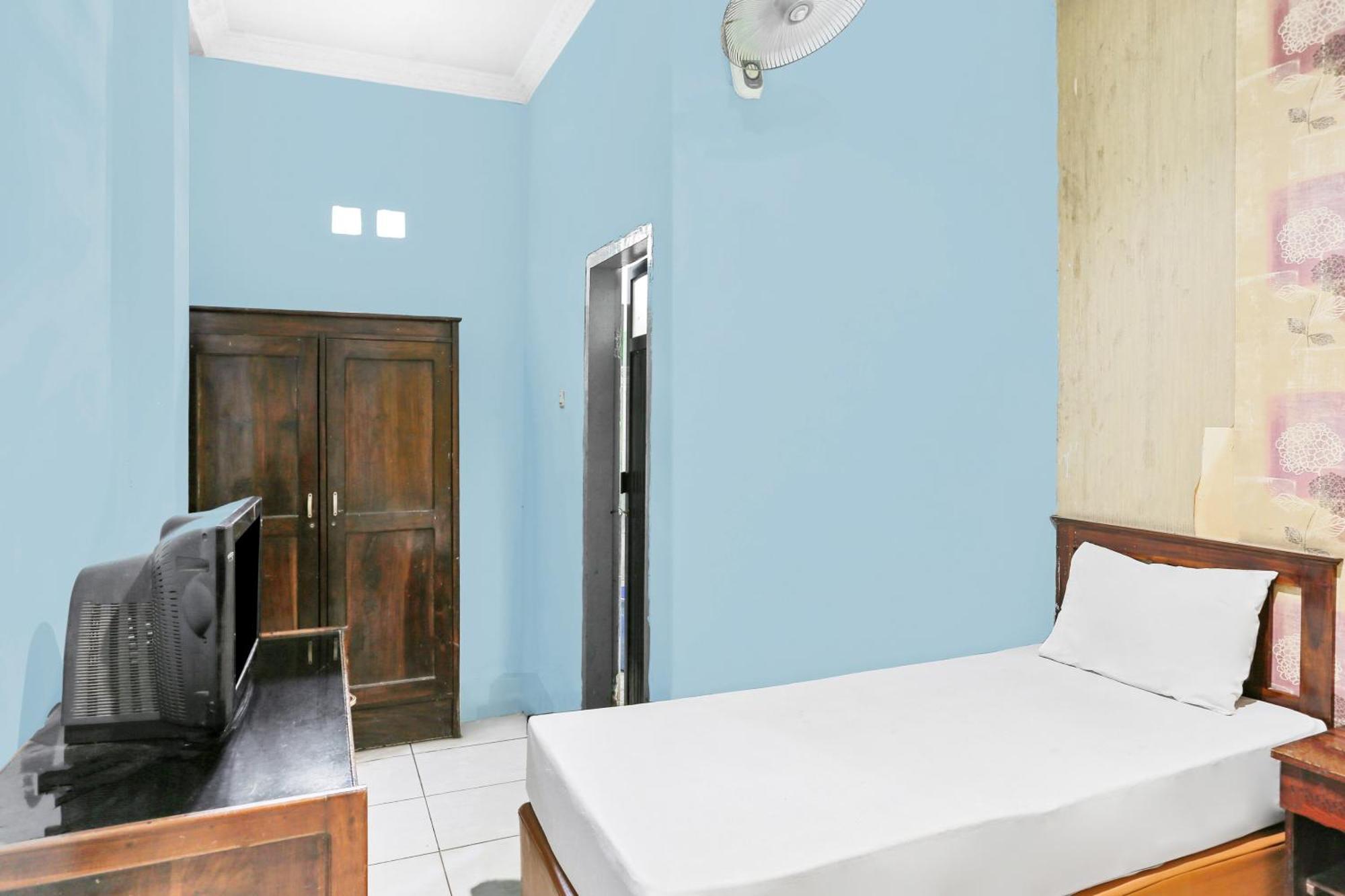 Hotel Fortuna Parepare Esterno foto