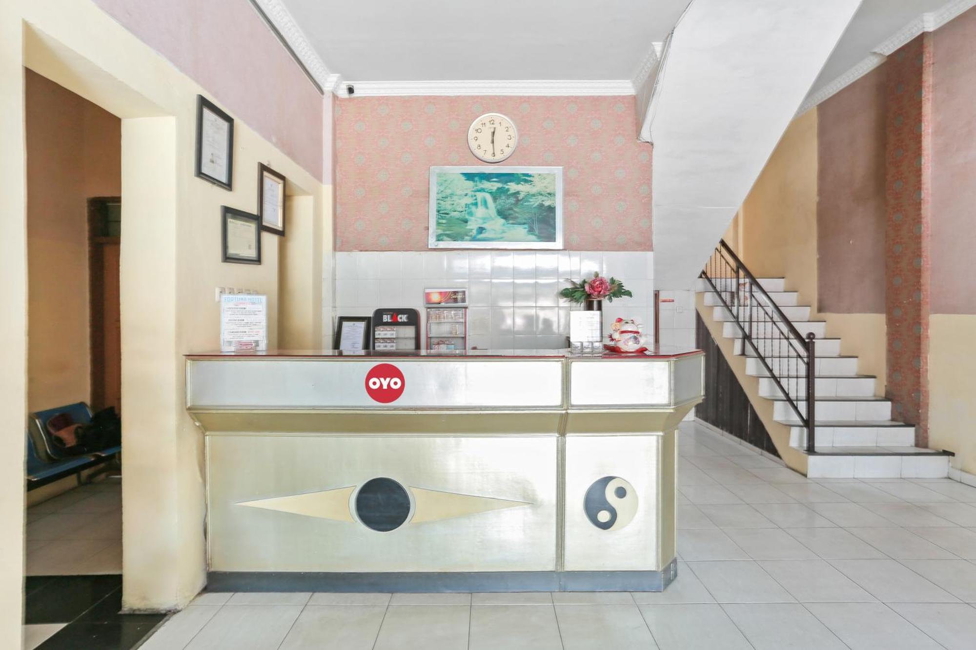 Hotel Fortuna Parepare Esterno foto