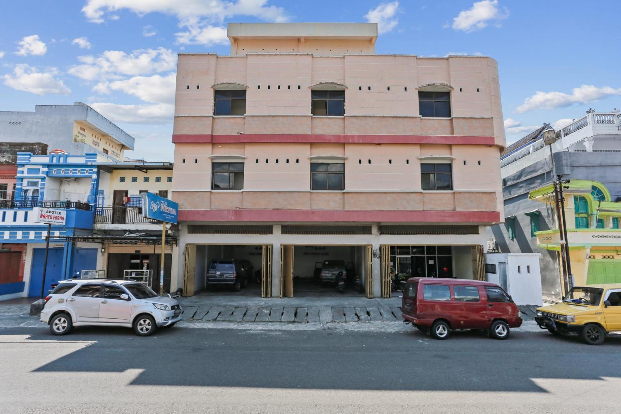 Hotel Fortuna Parepare Esterno foto