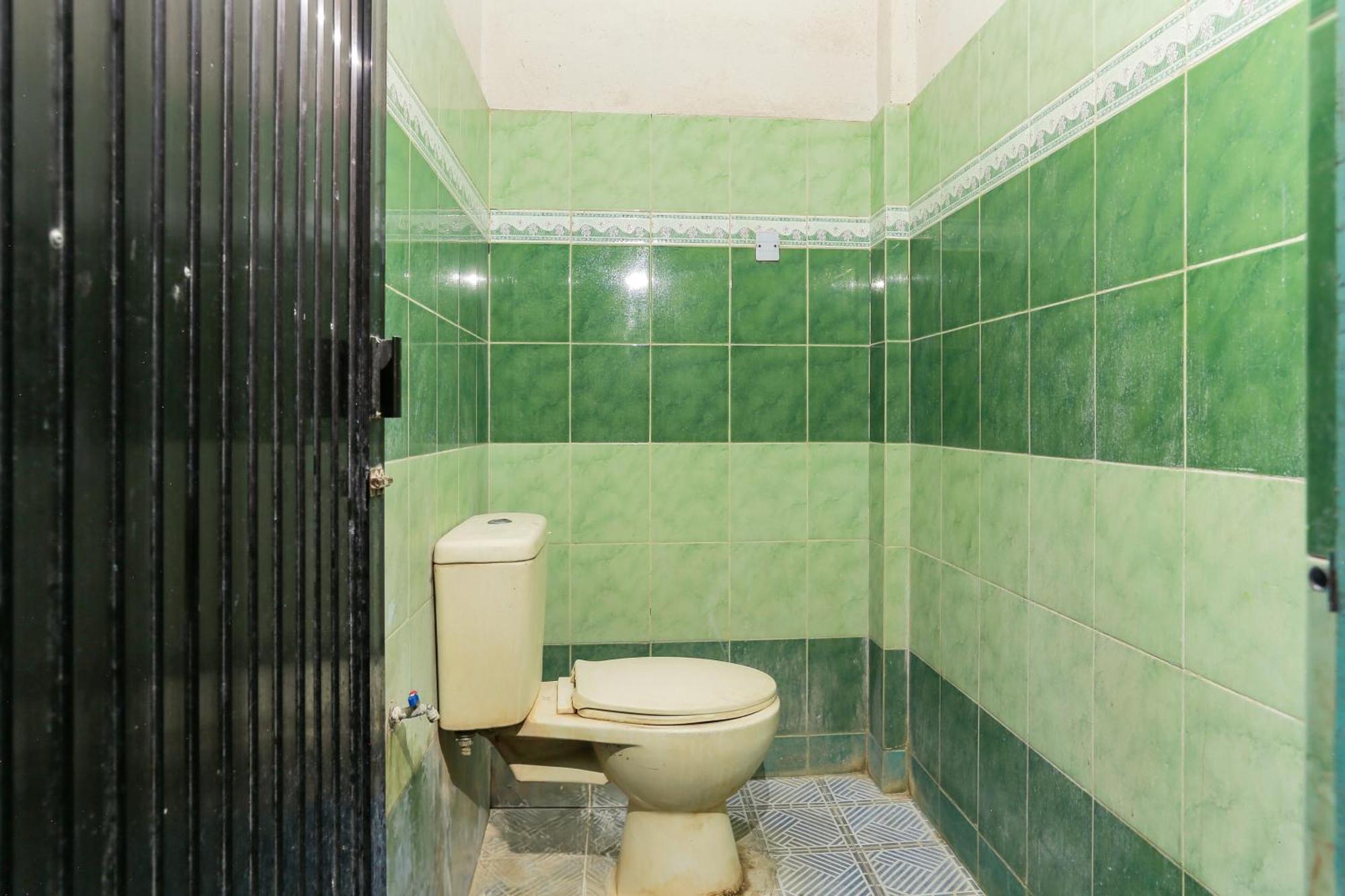 Hotel Fortuna Parepare Esterno foto